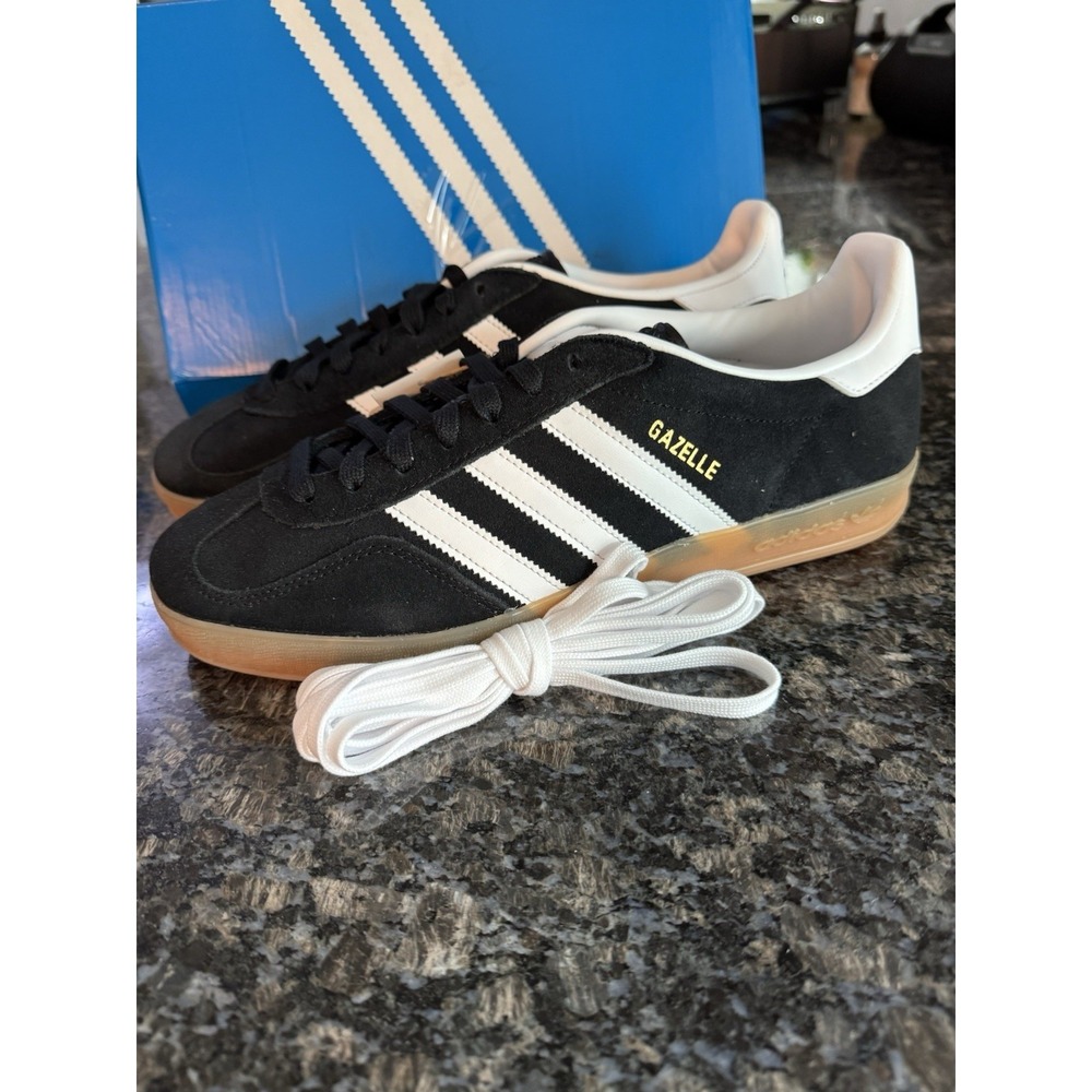 Size 10.5- adidas Gazelle Indoor - Core Black / White / Gum - Mens JI2060 Shoes
